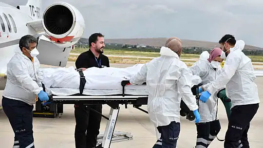 Umre'de rahatsızlanan vatandaş ambulans uçakla yurda getirildi