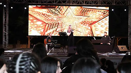 Ünlü sanatçı Naz Ölçal GKV festivalinde sahne aldı