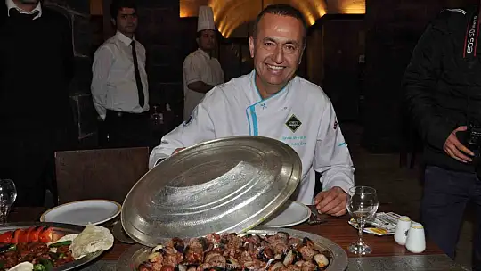 Ünlü şef Öztan'dan soğan kebabı önerisi