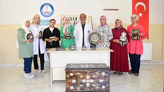 Unutulmaya yüz tutmuş mesleği kadınlar yaşatıyor