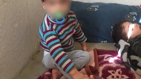 Uyurken ağabeyinin altında kalan bebeğin feci ölümü