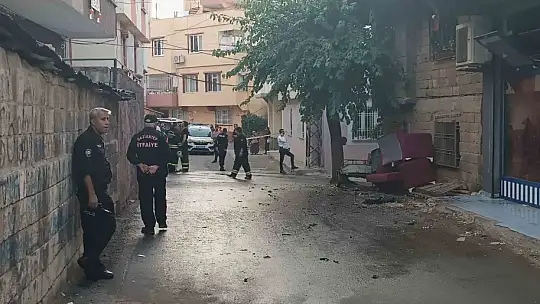 Uyuşturucu bağımlısı önce evini ateşe verdi sonra silahla havaya ateş etti