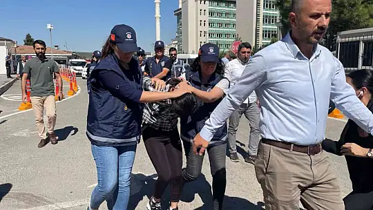 Vahşi cinayetin zanlıları adliyeye çıkarıldı