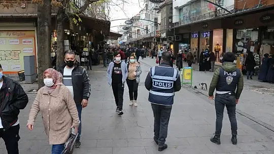 Vakaların düştüğü Gaziantep'te çarşıdaki görüntü korkuttu