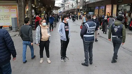 Vakaların düştüğü Gaziantep'te çarşıdaki görüntü korkuttu