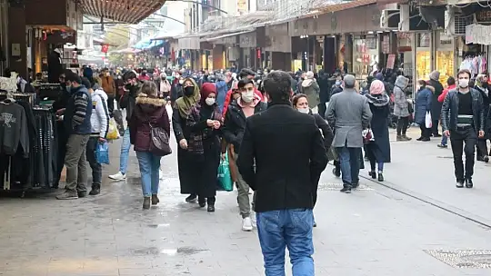 Vakaların düştüğü Gaziantep'te çarşıdaki görüntü korkuttu