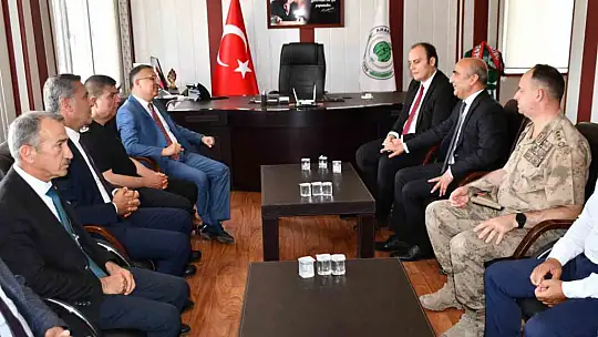 Vali Çeber'den Başkan Özdemir'e hayırlı olsun ziyareti