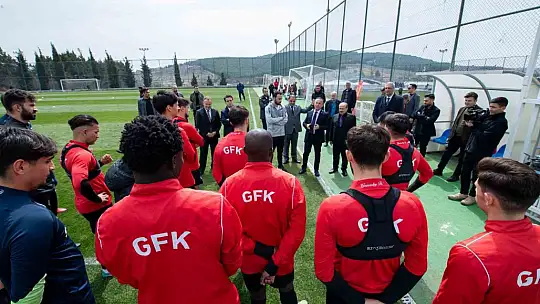 Vali Çeber'den Gaziantep FK'ya moral ziyareti
