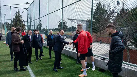 Vali Çeber'den Gaziantep FK'ya moral ziyareti