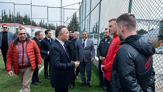 Vali Çeber'den Gaziantep FK'ya moral ziyareti