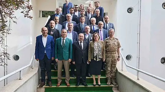 Vali Çeber ile Fatma Şahin'den Gaziantep FK'ya moral ziyareti