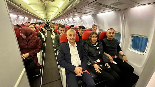 Vali Çeber ve Başkan Tahmazoğlu öğrenciler ile birlikte ecdadı ziyaret ettiler