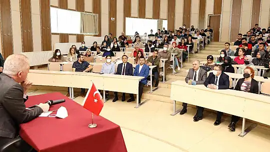 Vali Davut Gül, İyi üniversite yok, iyi öğrenci var.