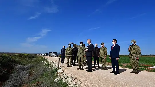 Vali Gül sınır hattında denetimde
