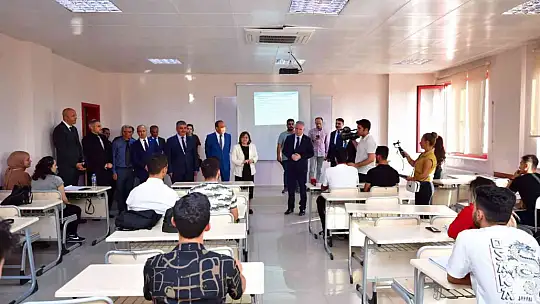 Vali Gül ve Başkan Fatma Şahin'den Oğuzeli MYO'ya ziyaret