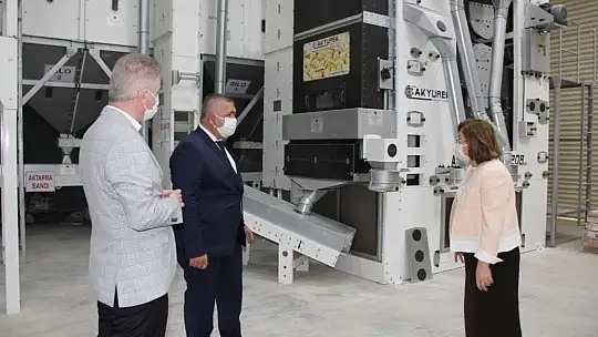 Vali Gül ve Başkan Şahin, Antep Fıstığı Lisanslı Depo ve Et Borsası'nda incelemelerde bulundu