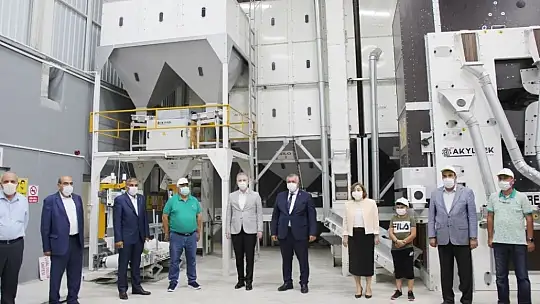 Vali Gül ve Başkan Şahin, Antep Fıstığı Lisanslı Depo ve Et Borsası'nda incelemelerde bulundu