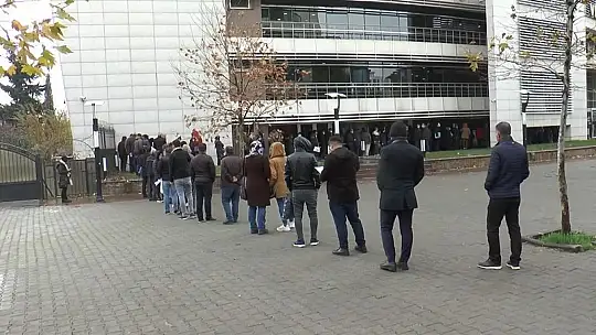 Vergi Dairesi önünde yapılandırma kuyruğu