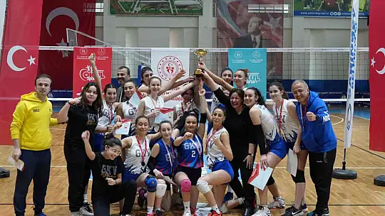 Voleybolda şampiyonluk kupası GKV'nin