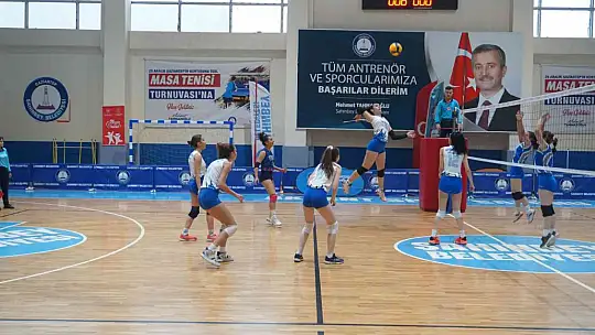 Voleybolda şampiyonluk kupası GKV'nin