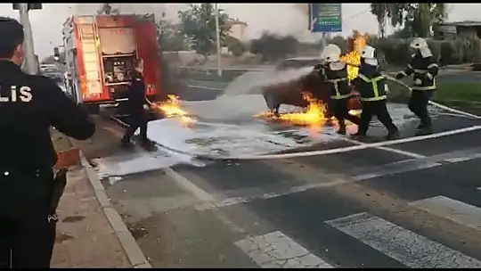 Yangına müdahale eden itfaiye erleri ölümden döndü