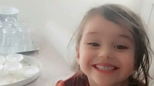 Yangında dumandan etkilenen 4 yaşındaki Ebrar kurtarılamadı
