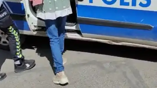 Yanlış okula giden öğrencinin imdadına trafik polisleri yetişti