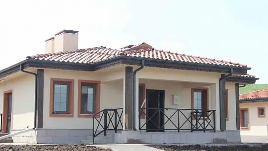 Yapımı tamamlanan köy evlerini Cumhurbaşkanı Erdoğan depremzelere teslim edecek