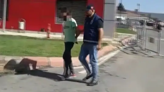Yardım için yanaştı, kapkaç yaparak telefonunu çaldı