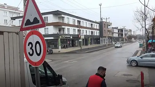 Yayaya çarpıp kaçtı