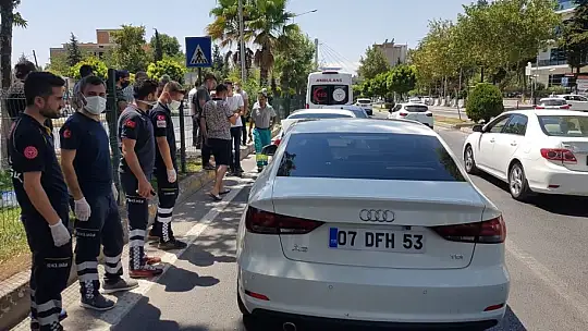 Yayaya çarpmamak için durunca zincirleme kaza oldu
