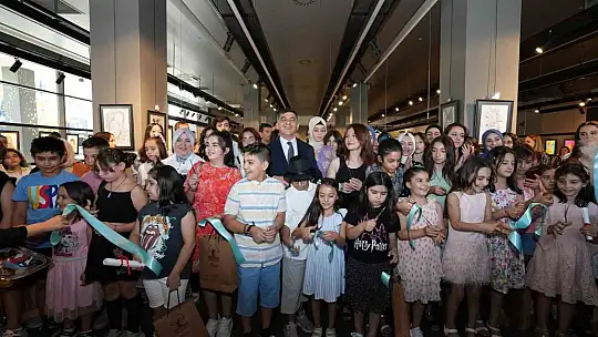 Yaz sanat akademisi dönem sonu resim sergisi açıldı