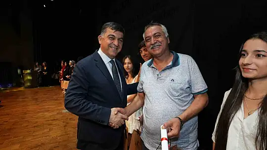 Yaz sanat akademisi dönem sonu resim sergisi açıldı