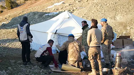 Yedi Başak Derneği'nin yardım seferberliği sürüyor