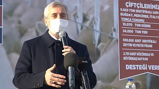 Gaziantep'te yem dağıtımında yağmur için dua edildi