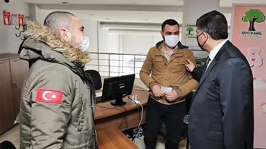 Yeni doğan bebeklere ilk hediye Şehitkamil'den