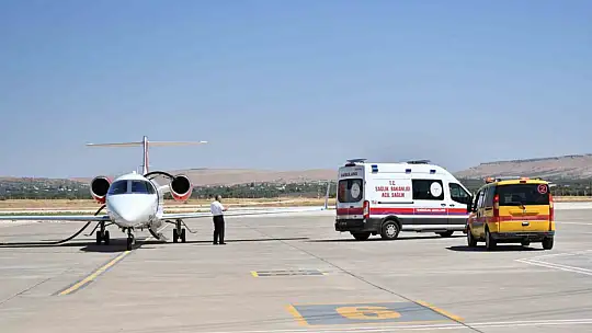 Yenidoğan bebek, ambulans uçakla Gaziantep'ten İstanbul'a sevk edildi