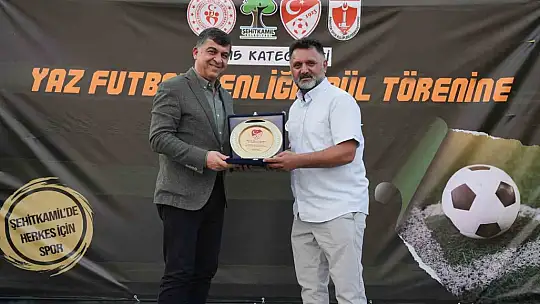 Yeşil sahada duygular harmanlandı