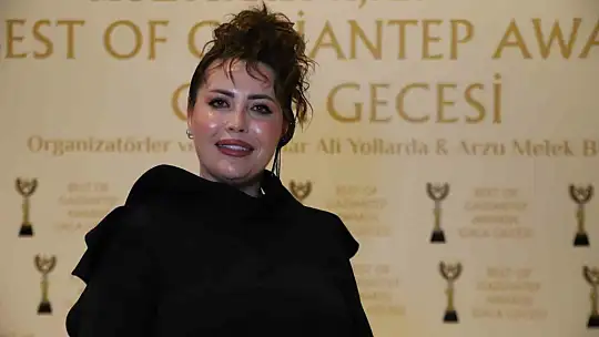 Yılın en dikkat çeken cilt uzmanı ödülü Filiz Coşkun'a verildi