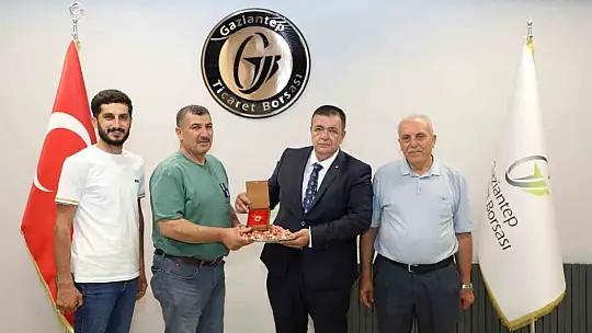 Yılın ilk Antep fıstığına GTB'den ödül