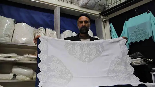 Yılların kadın işine 40 yıllık erkek eli