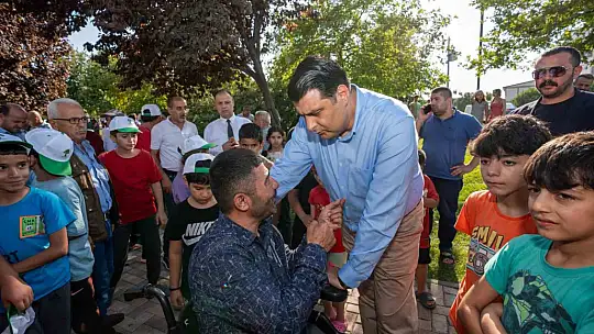 Yılmaz'dan aşure ve dondurma ikramı