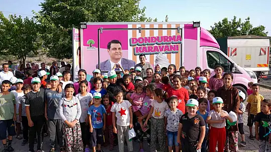 Yılmaz'dan çocuklara için dondurma karavanı