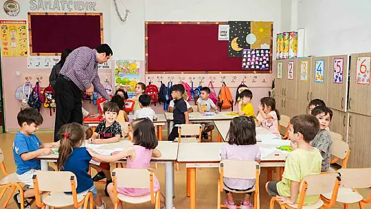 Yılmaz'dan Emrullah-Şule Anaokulu'na anlamlı ziyaret