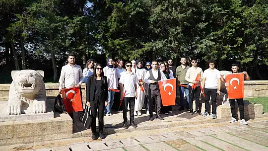 Yılmaz'dan gençlere Ankara gezisi