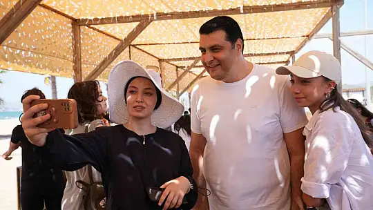 Yılmaz'dan öğrencilere karne hediyesi
