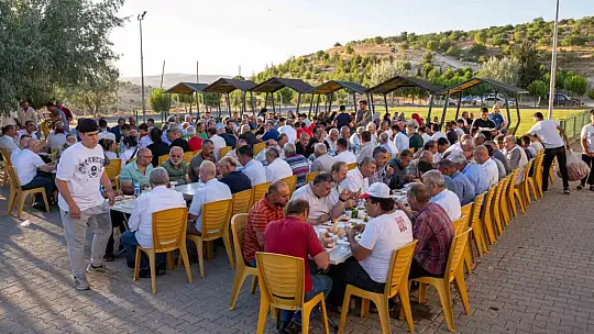 Yılmaz, dereceye giren güreşçileri ödüllendirdi