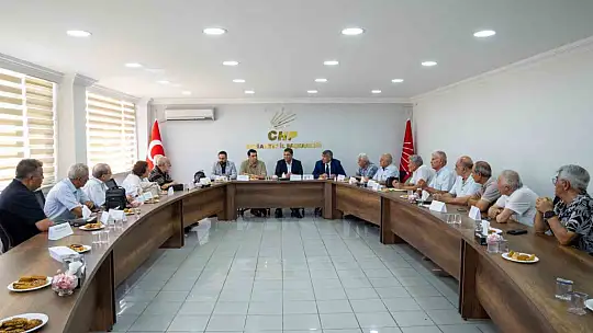 Yılmaz, emekli temsilcilerini dinledi