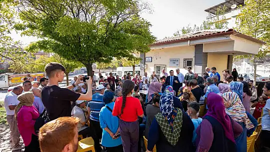 Yılmaz, halk buluşmalarına devam ediyor
