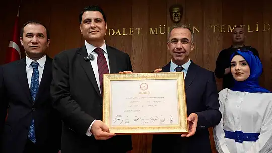 Yılmaz, Mazbata töreninde gözyaşlarına hakim olamadı